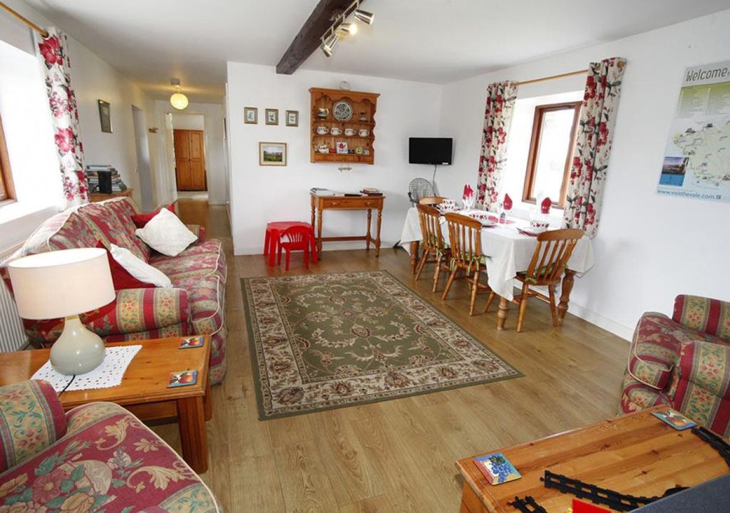 Cowbridge House | Maytree Cottage - Two Bedroom House, Sleeps 4