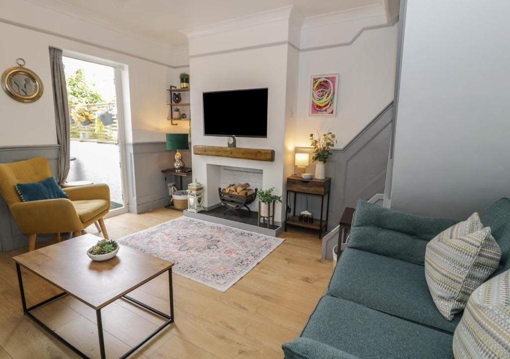 Conwy House | Mid Haven Cottage