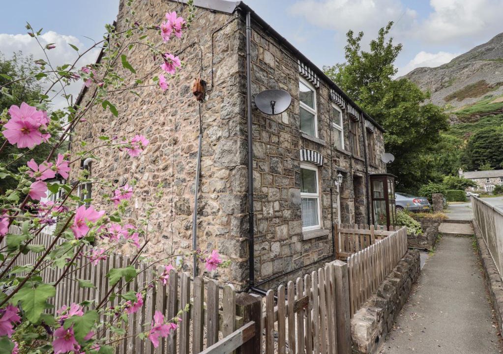 Llangynog House | Minafon