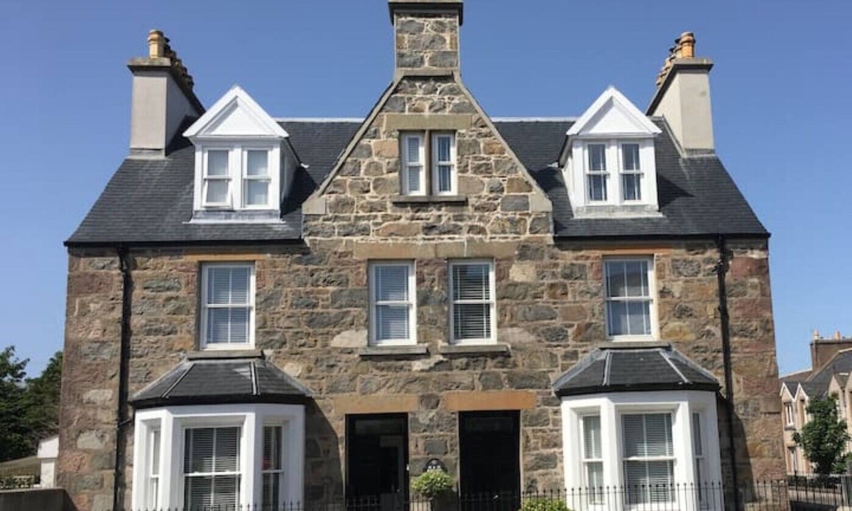 Stornoway House | 'Mo Eilean' - Your island home