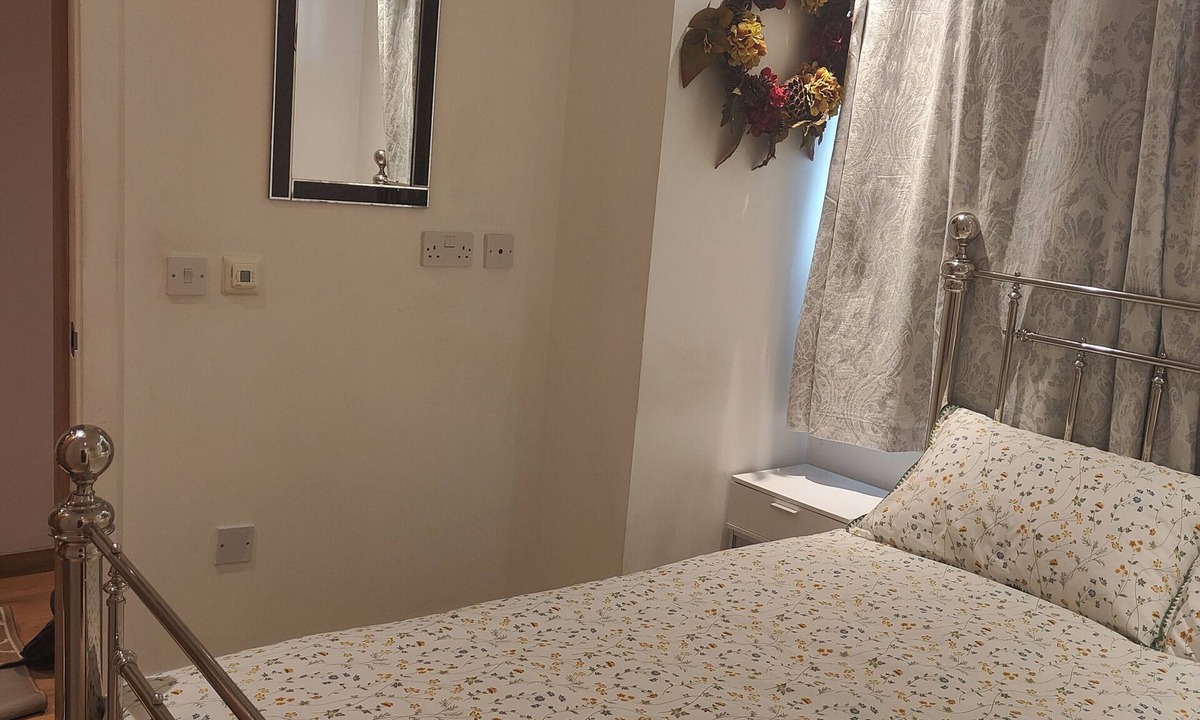 Tollcross Apartment | Modern 1 Bed Flat Central Edinburgh Near Haymarket