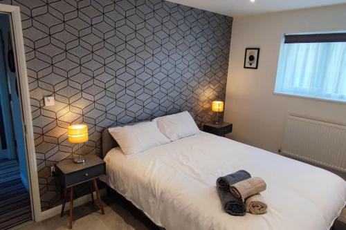 Borehamwood Apartment | Modern 1 BR flat with Air Con