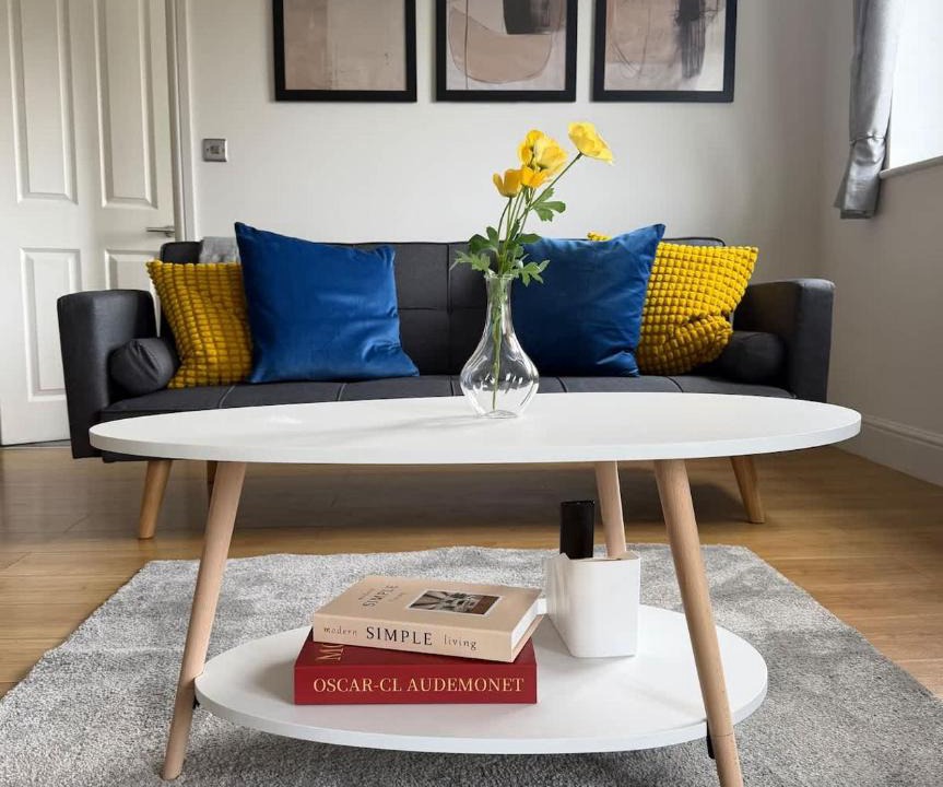Hemel Hempstead Apartment | Modern 2 Bed Flat, Free Parking, Central Hemel