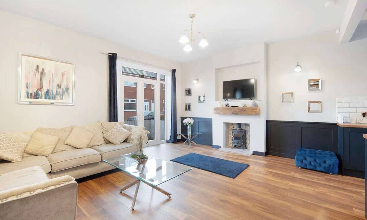 Hetton-le-Hole House | Modern 2 Bedroom Home With TV, WiFi, Parking