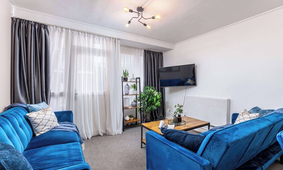 Cathedrals Apartment | Modern 4 Bed Apartment next to Borough Station