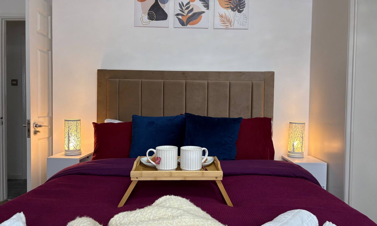 Bracknell House | Modern and Spacious 3 Bed Retreat - Bracknell