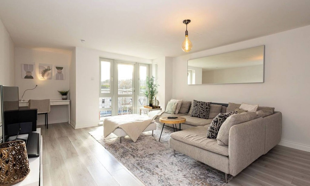 Leith Apartment | Modern City Centre Apartment 2 Bed 2 Bath