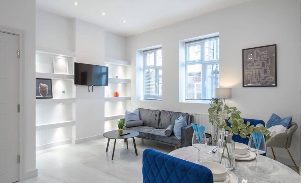 Didcot Apartment | Modern Didcot Apt | Easy Rail to Oxford & London