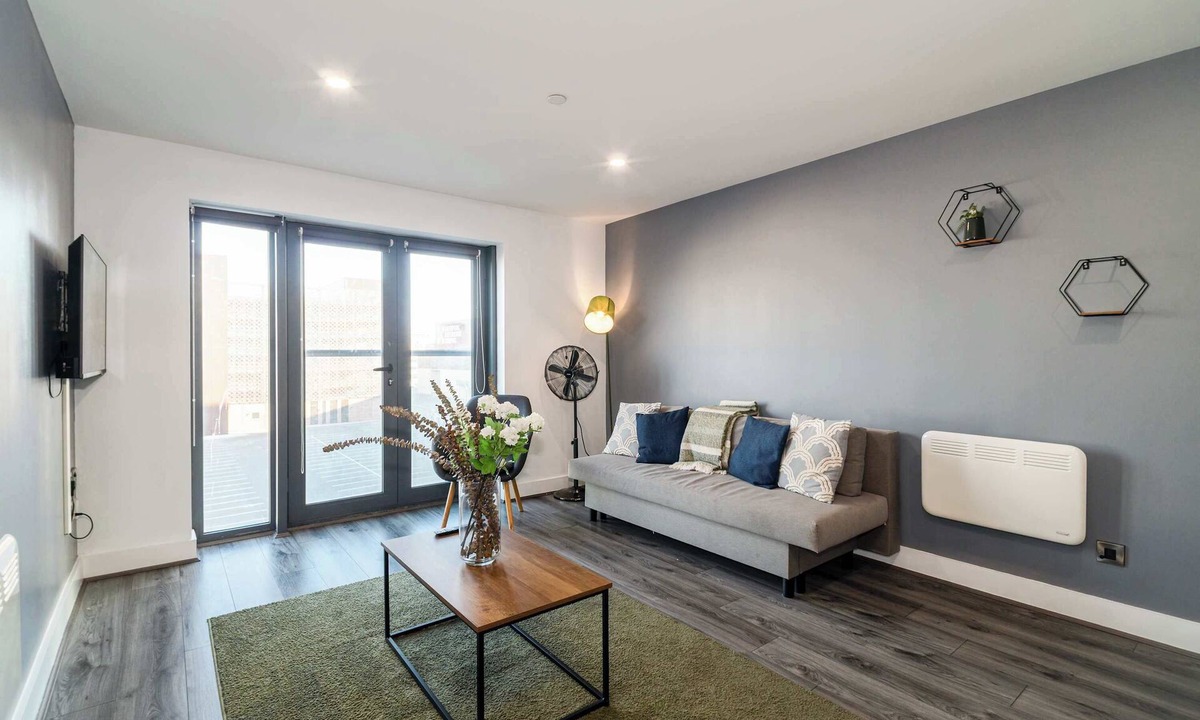 The Docks Apartment | Modern Dockside 2 Bed Central Liverpool Apartment