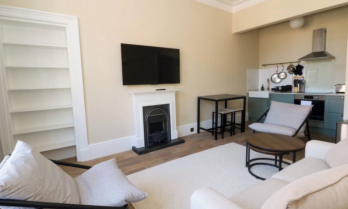 Campbeltown Cottage | MODERN FLAT - MAIN ST, CAMPBELTOWN, family friendly in Campbeltown