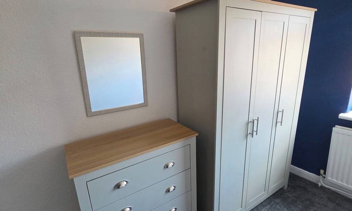 Northampton House | Modern Flat, Northampton. Families and groups.