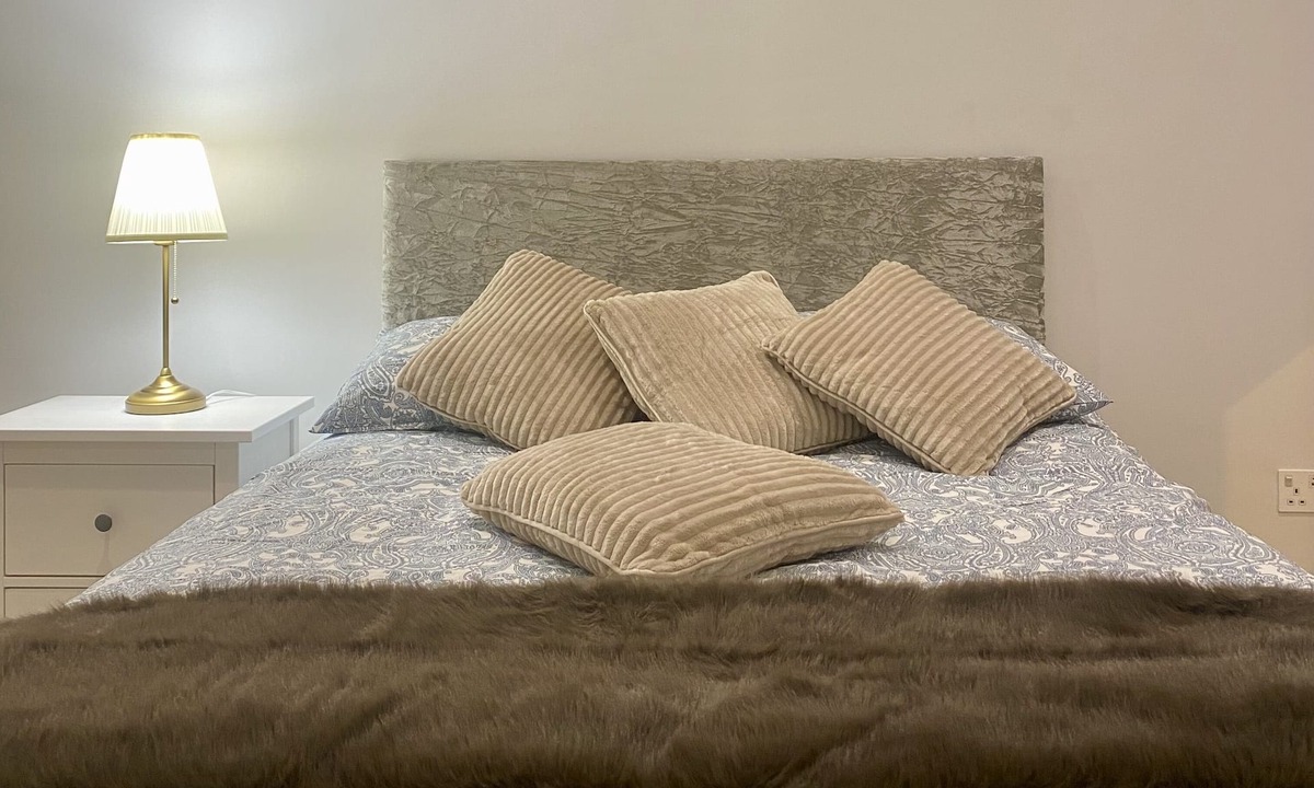 Sutton Central Apartment | Modern & Luxury Flat