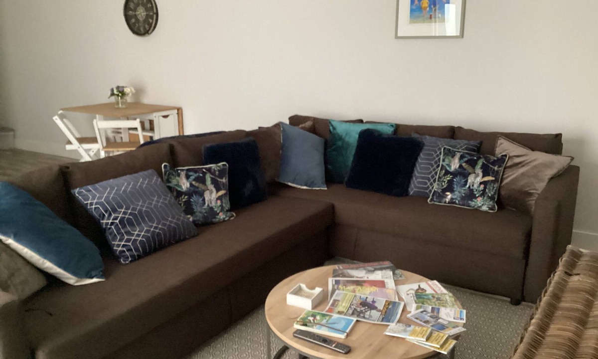 Swanage Apartment | Modern self contained studio, set above Swanage Bay. Sleeps 2.