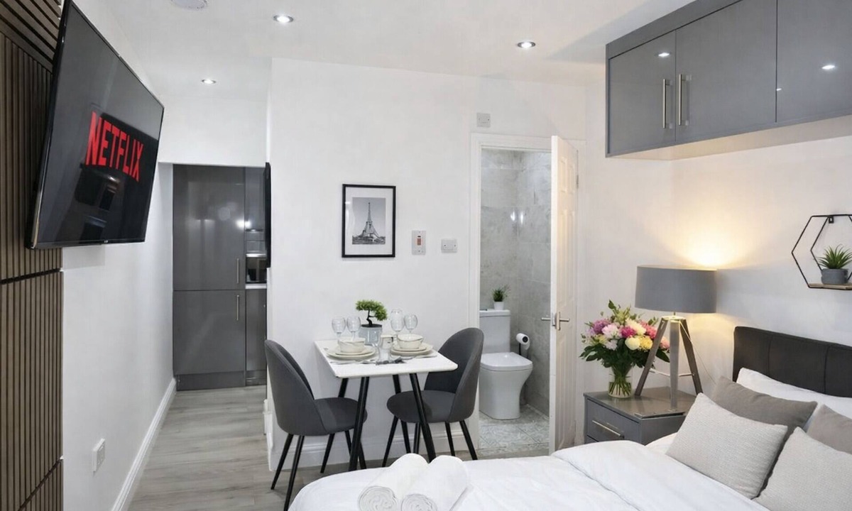 Sheldon Apartment | Modern Studio | Near NEC & BHX | Free Parking