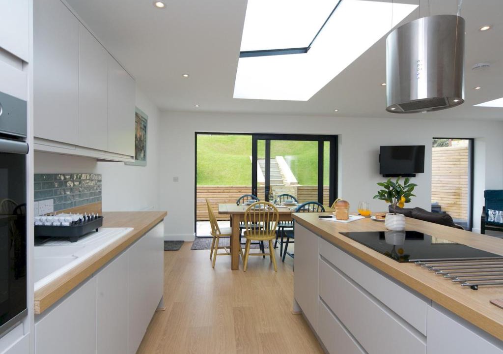 Pentraeth House | Modern Welsh cottage moments from the beach - Pass the Keys