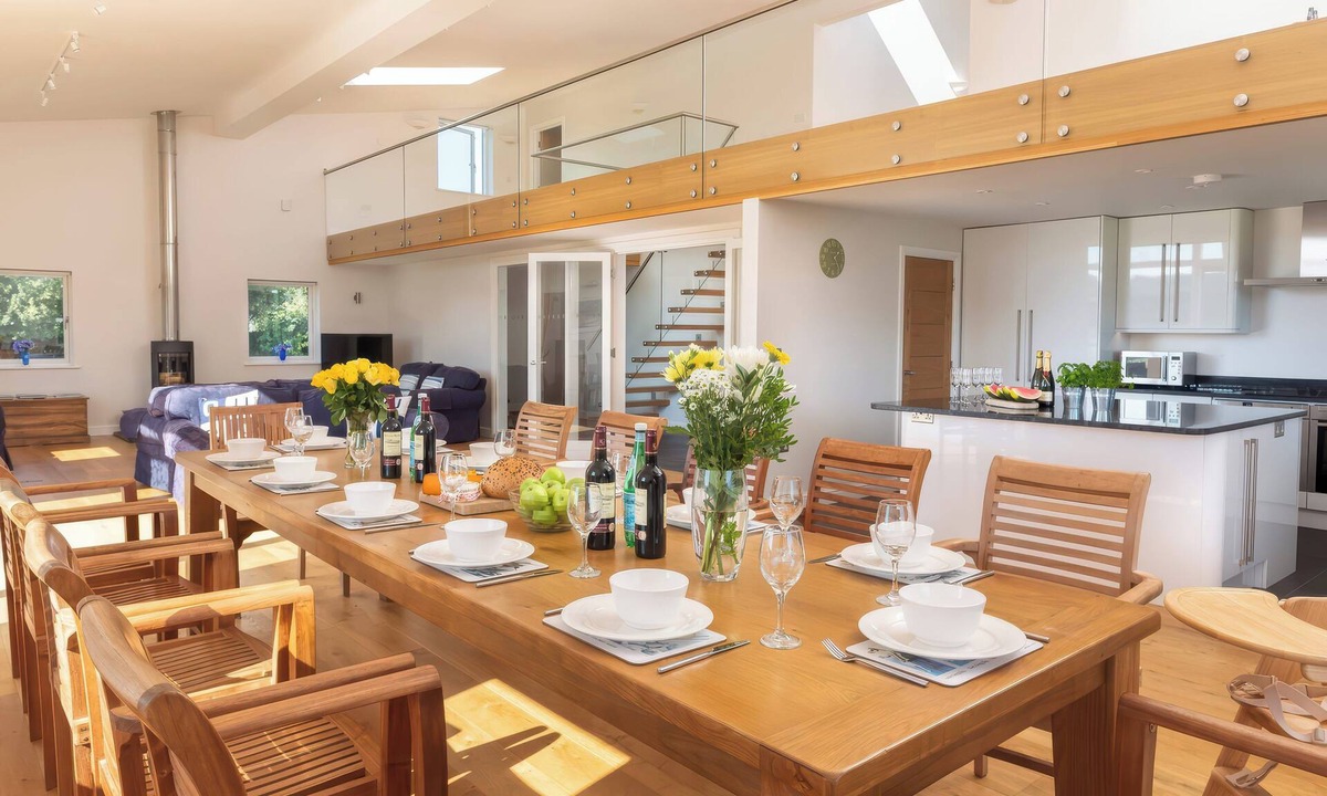 Salcombe Cottage | MOULT HILL BARN, pet friendly, country holiday cottage in Salcombe
