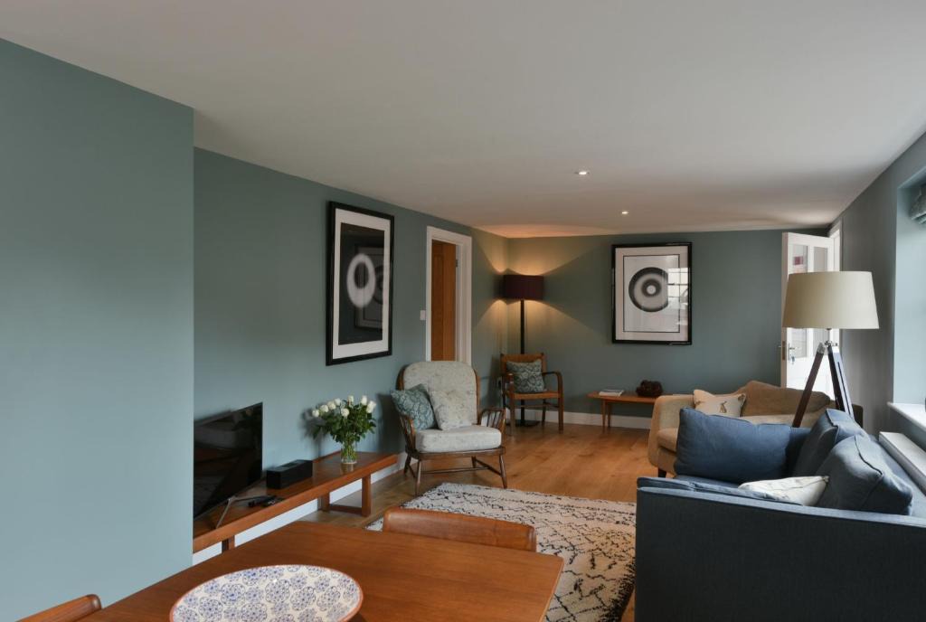 Hadleigh House | Mulberry Cottage