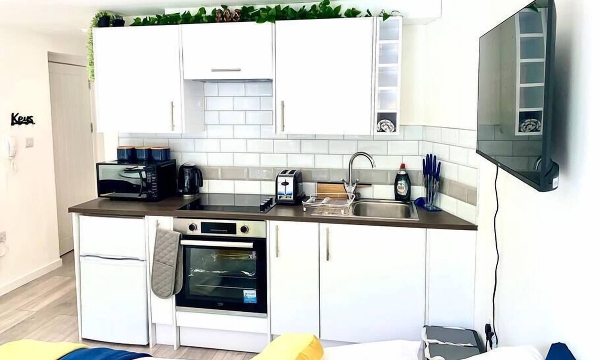 Ocean Village Apartment | ◑ Netflix ◑ Modern ◑Oceanvillage ◑ City Centre
