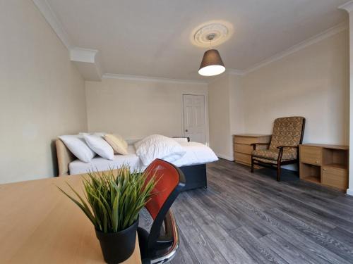 Birmingham House | Nice Living Serviced Accommodations 6