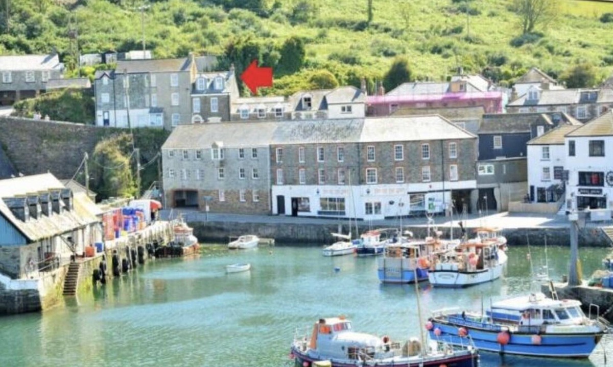 Mevagissey House | No.19 - 2 Bed Cottage on SW Coastal path-Outstanding Harbour Views & Parking