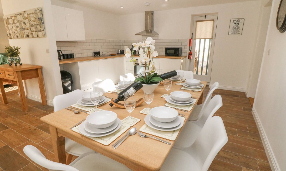 Hoylandswaine Cottage | Oak Cottage