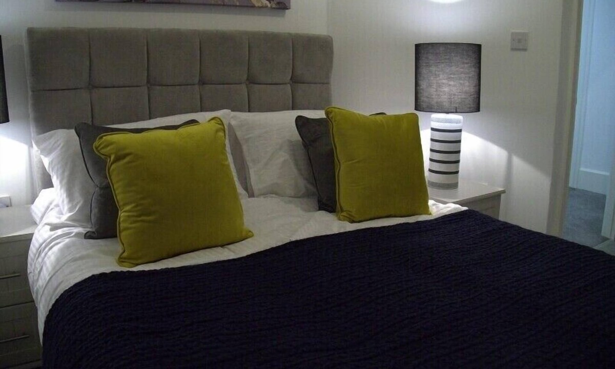 Hull Old Town Apartment | Old Dutch Embassy by Guestz