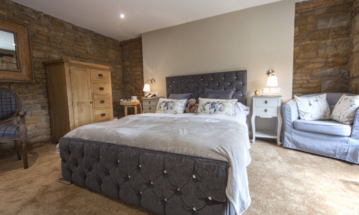 Lyddington Hotel | Old White Hart