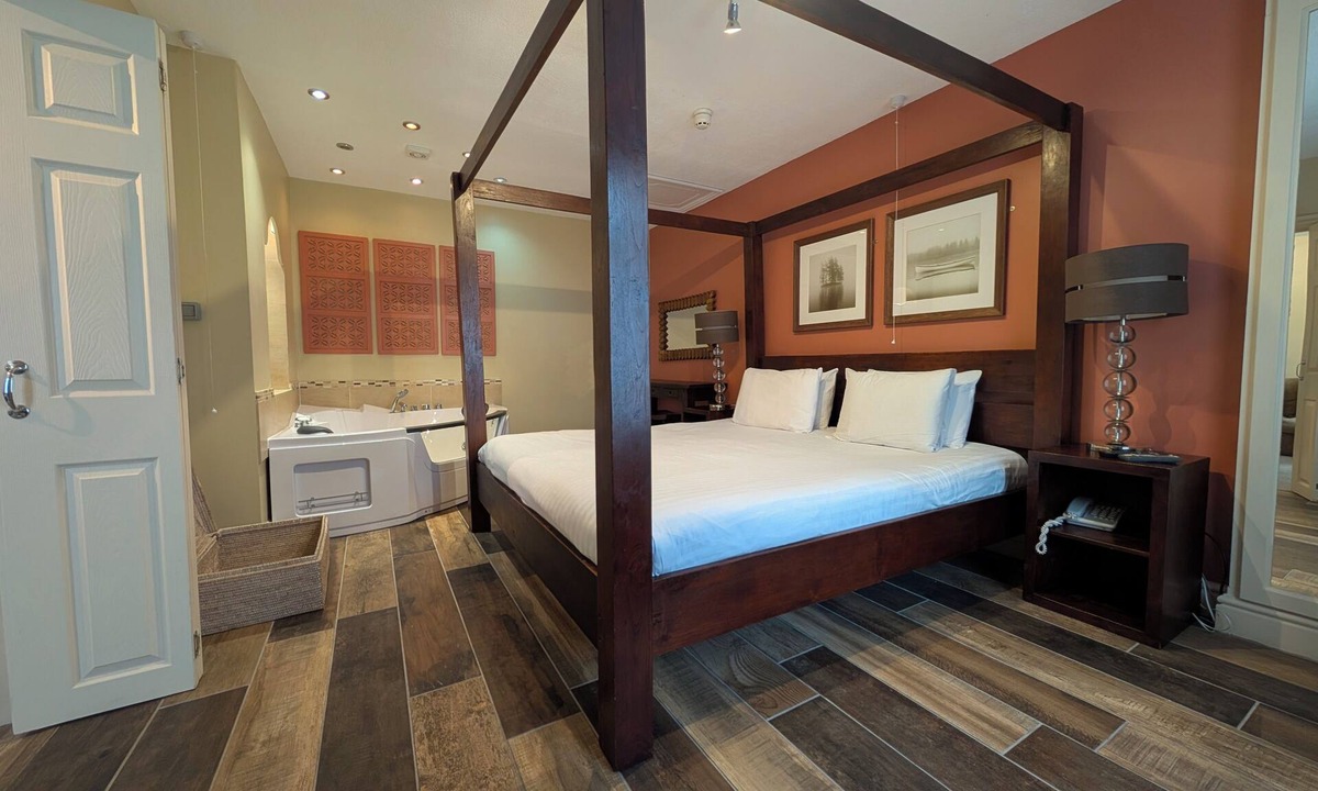 Saint Asaph Hotel | Oriel Hotel