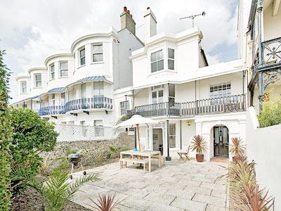 Bognor Regis House | Panoramic sea views from our beautiful beach front house.