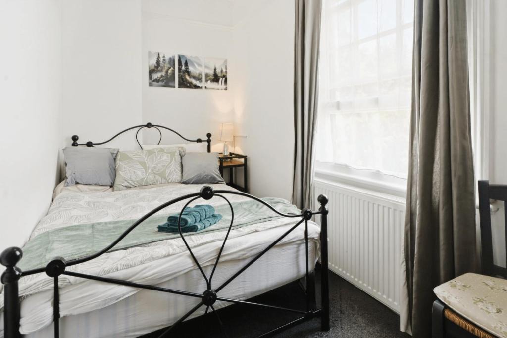 Runnymede Apartment | Park View En-Suite