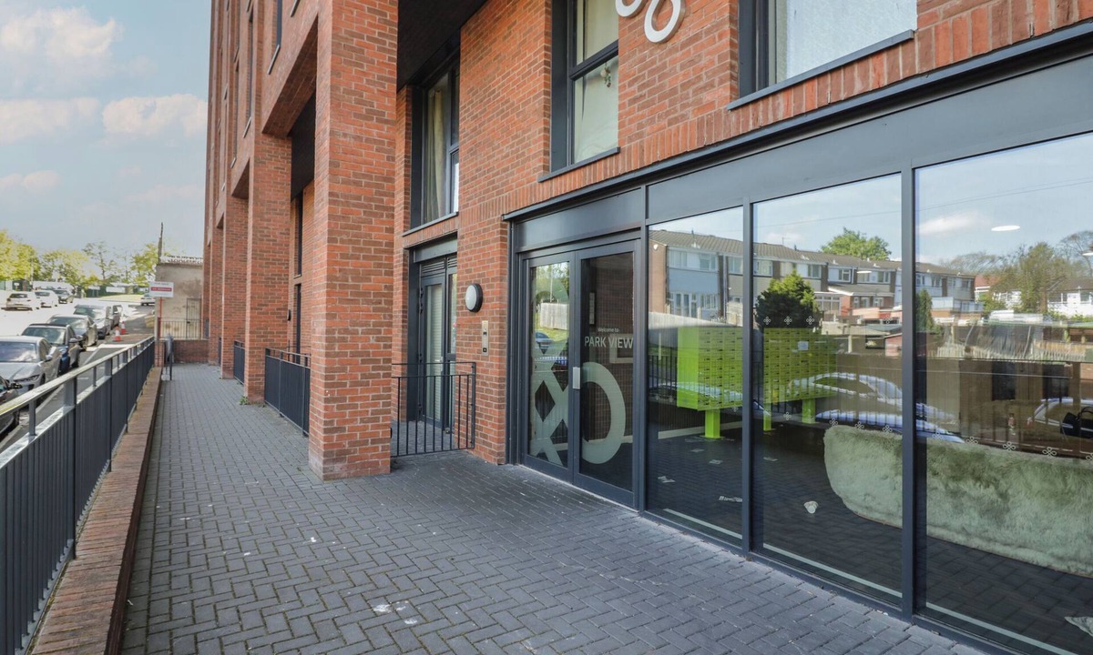 Bordesley Cottage | PARK-VIEW NOOK, family friendly, with a garden in Birmingham