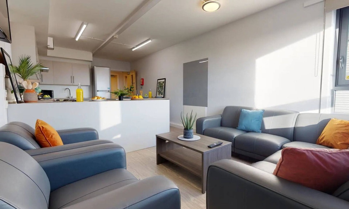 Dundee Apartment | Parker House
