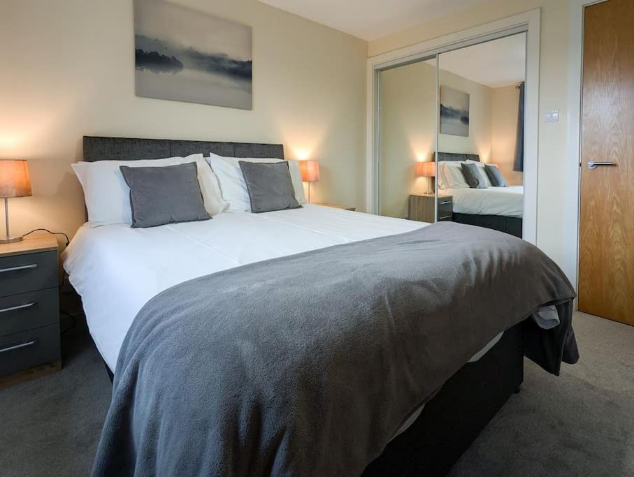 Rosyth Apartment | Parkgate 2 bed, private parking, Rosyth M90