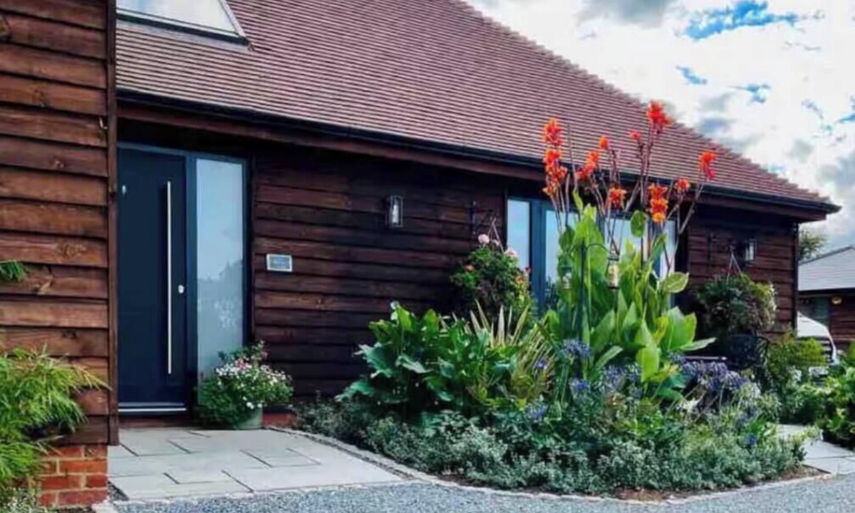 Bedford House | Peace and tranquility. 10 mins from Bedford, 15 mins from Milton Keynes