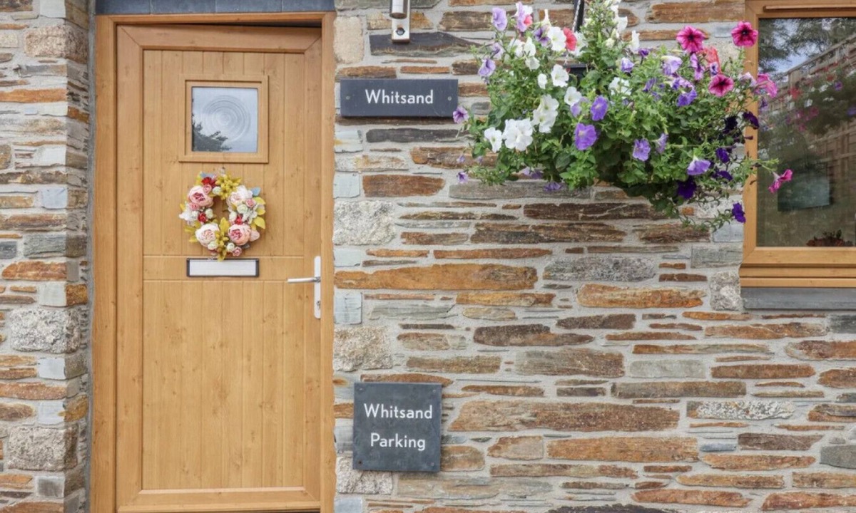 Saltash Cottage | Peaceful Countryside Cottage with Private Garden