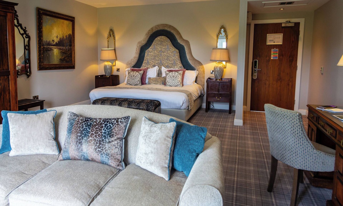 Stonedge Hotel | Peak Edge Hotel