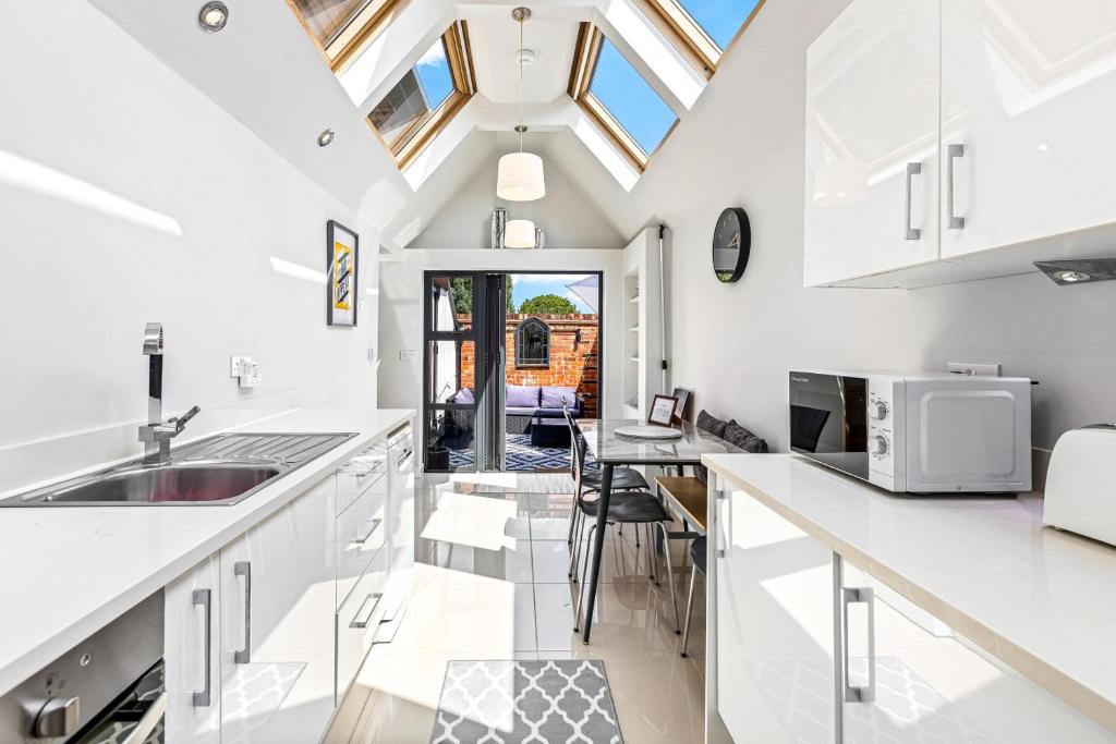 Henley House | Pear Tree Cottage