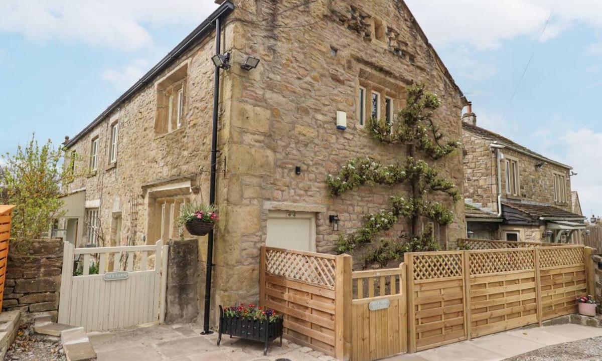 Barnoldswick House | Pear Tree Cottage, Barnoldswick