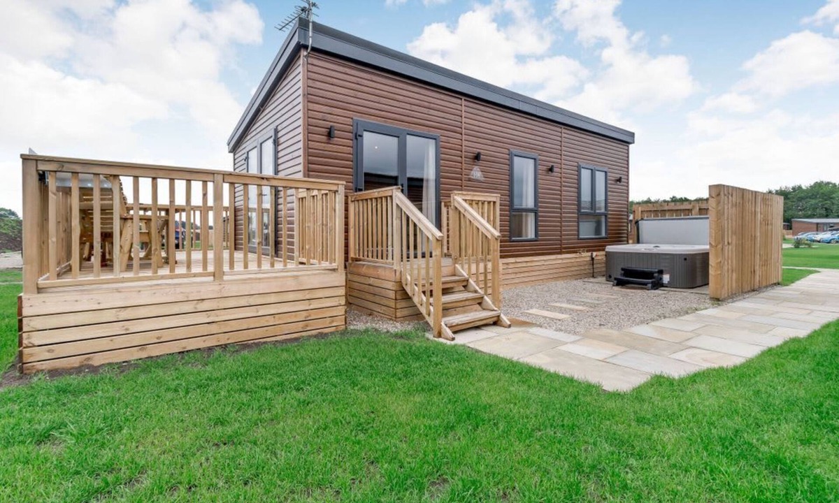 Carlton Miniott Cabin | Pear Tree Spa, Thirsk