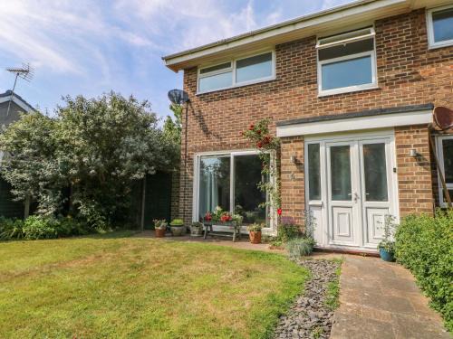 Rustington House | Pebble Place