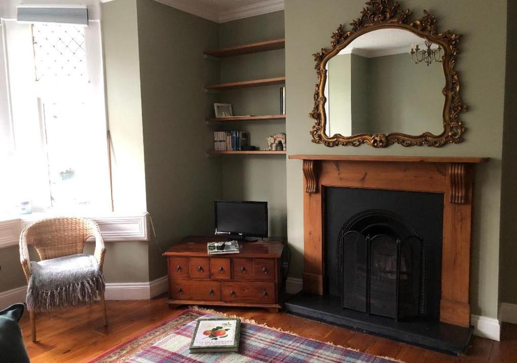 Upper Town Apartment | Perfect Central Bath Hideaway with Free Parking