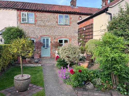 Briston House | Pet Friendly, Border Cottage, Norfolk