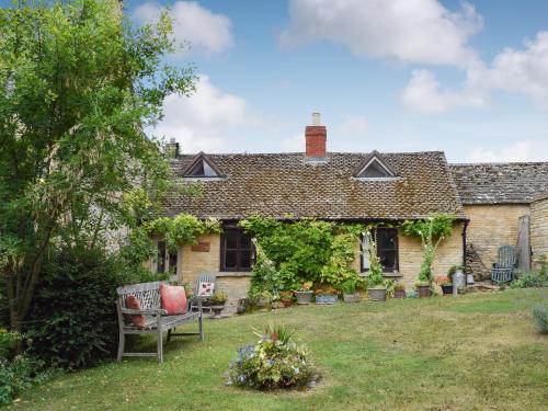 Chadlington House | Picket Piece Cottage