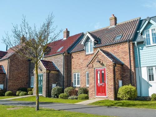 Hunmanby House | Pine View Cottage