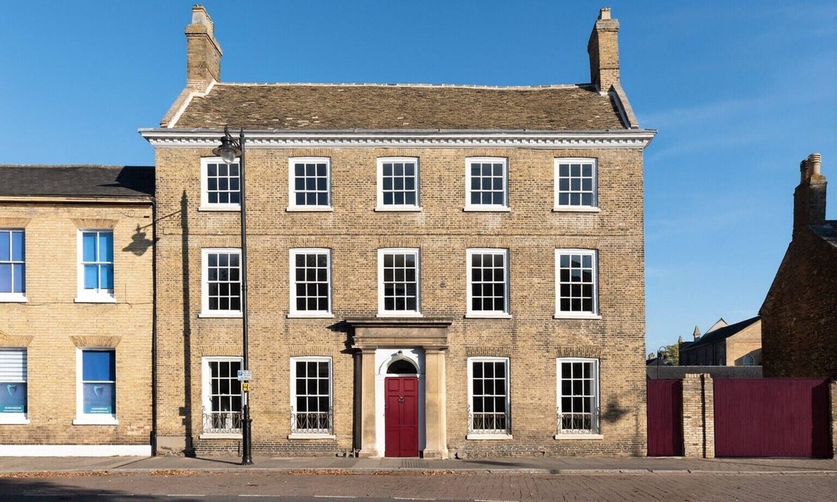 Ely Apartment | Poets 24 Apartments