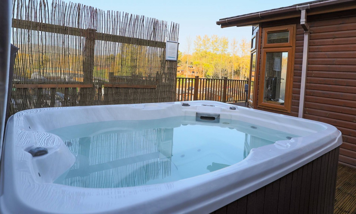 Liverton Cottage | Pool View lodge- Sleeps 6