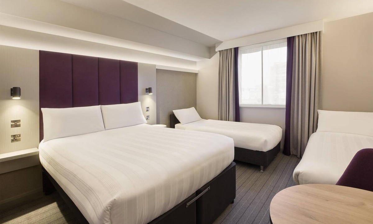 Sutton Coldfield Hotel | Premier Inn Birmingham North - S.Coldfield