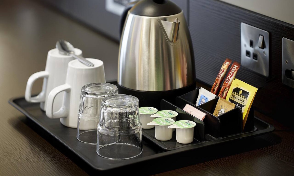 Cobham Hotel | Premier Inn Cobham