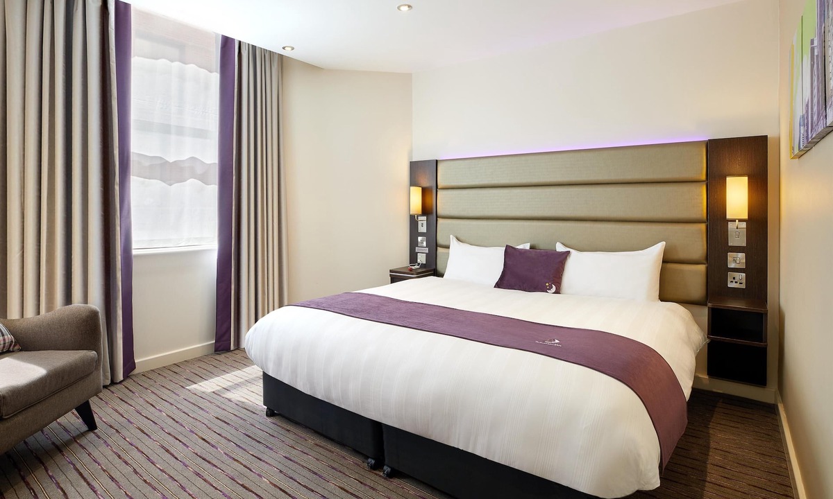 Fleet Hotel | Premier Inn Fleet
