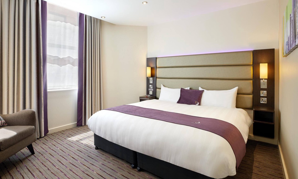 Macclesfield Hotel | Premier Inn Macclesfield North